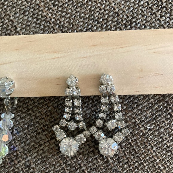 Bundle of Four Pairs of Glamorous Vintage Rhinestone Clip-On Earrings - Picture 11 of 11